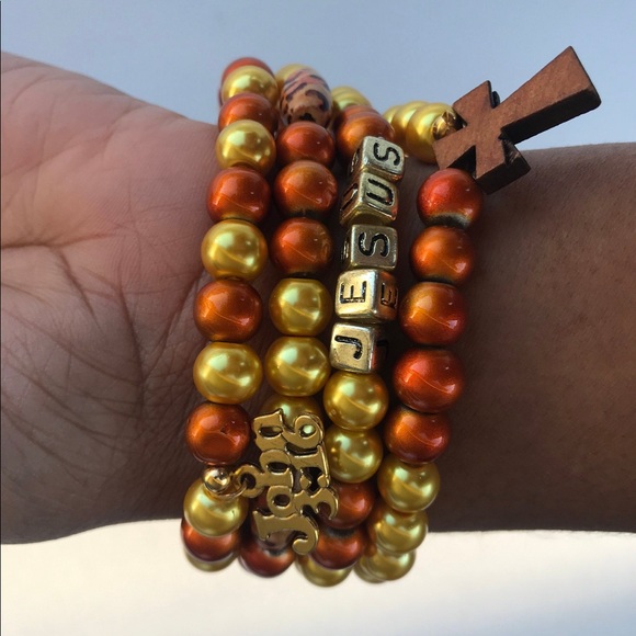 SOLD//John 3:16, 4-Pc Christian Cross Bracelet Set - Picture 6 of 6